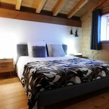 Style Chalet, Proche Remontees Avec Garage *