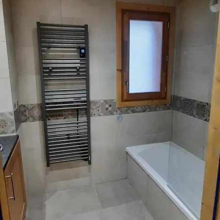 Style Chalet, Proche Remontees Avec Garage דירה אוש